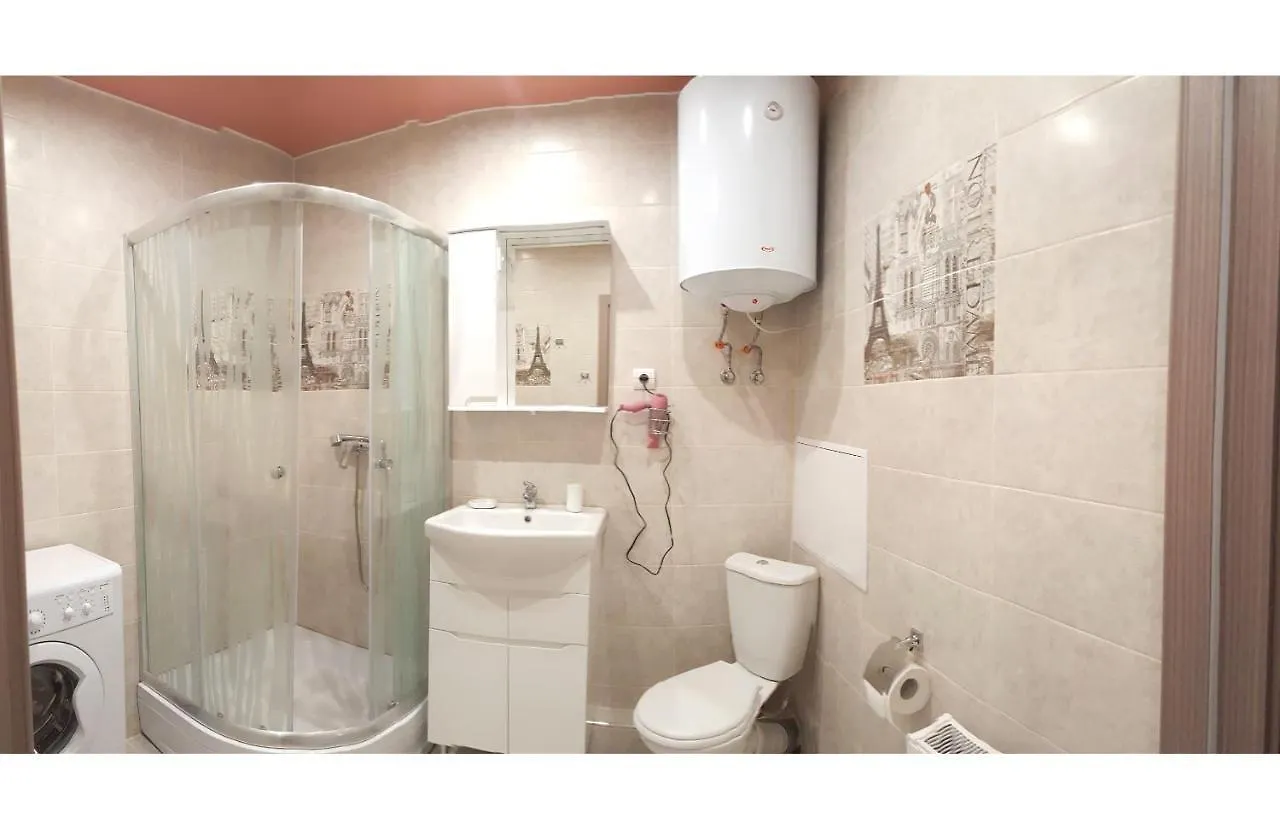 Apartment Near Metro Pozniaky Киев