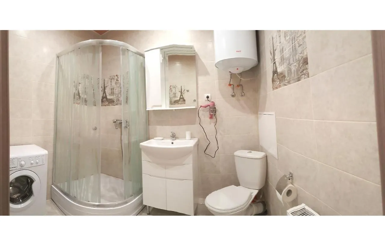 Apartment Near Metro Pozniaky Киев